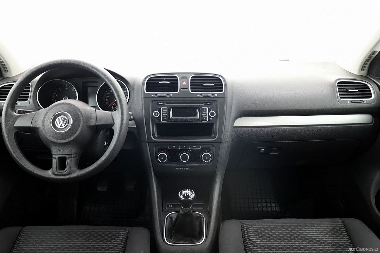 Volkswagen Golf | 4