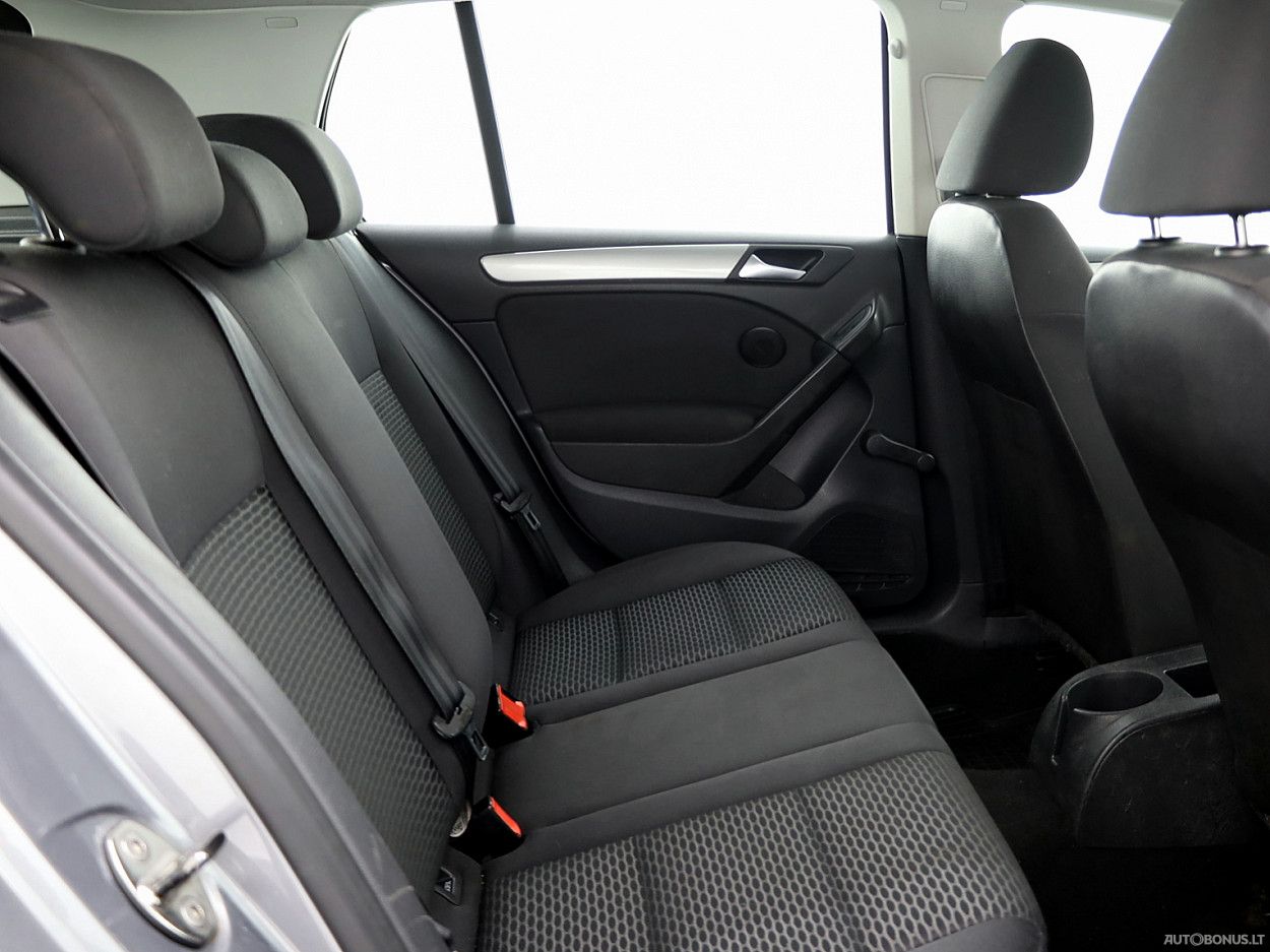Volkswagen Golf | 6