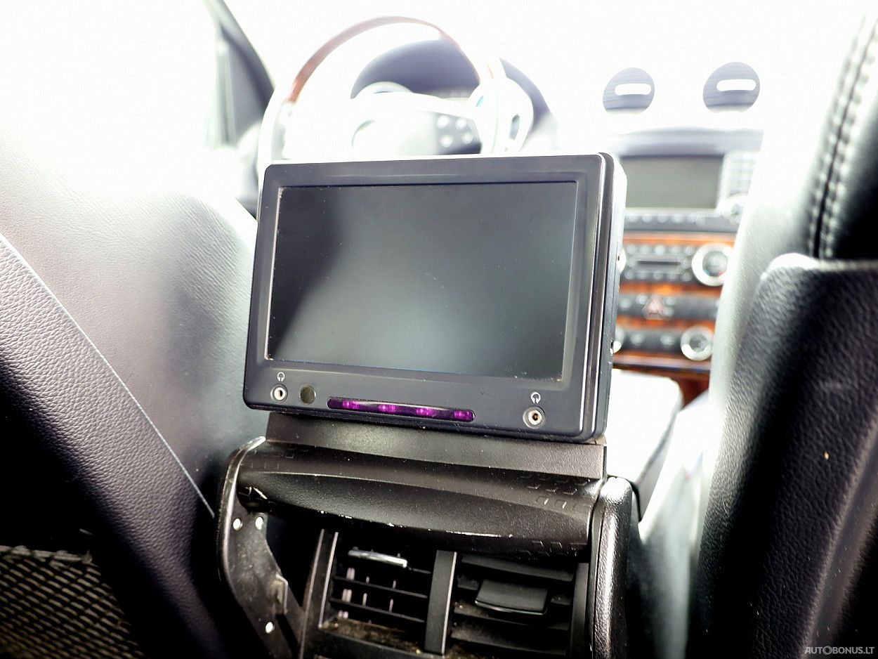 Mercedes-Benz GL500 | 10