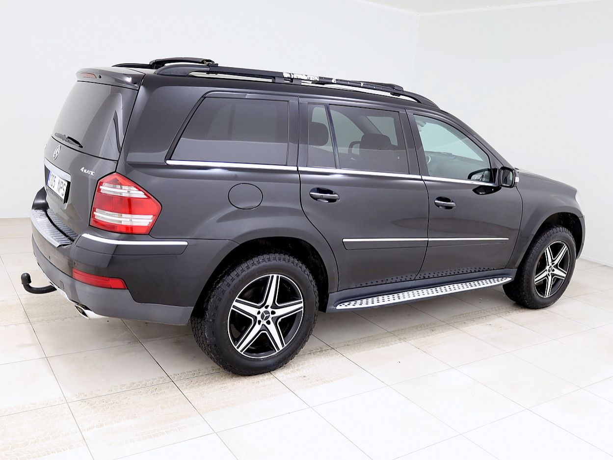 Mercedes-Benz GL500 | 2