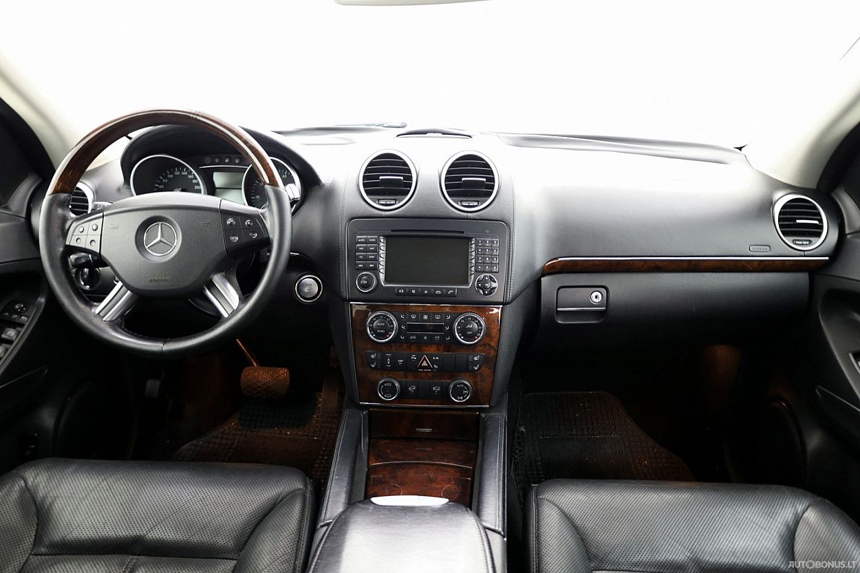 Mercedes-Benz GL500 | 4