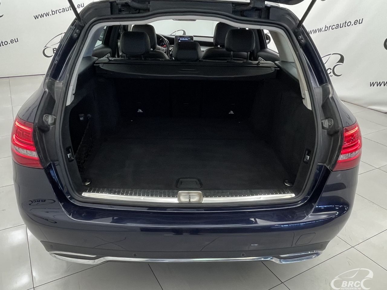 Mercedes-Benz C250 | 37