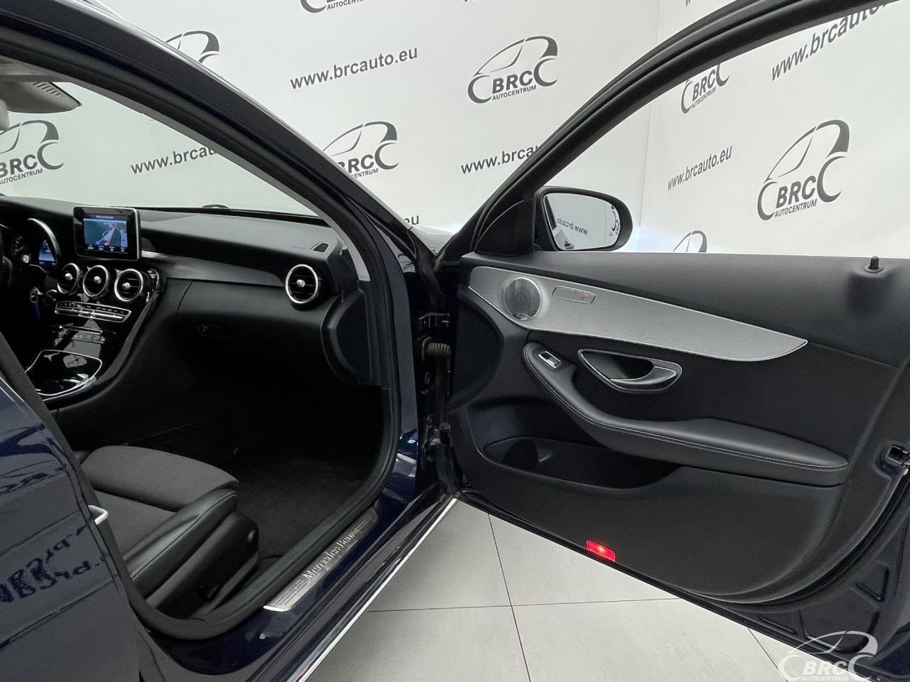 Mercedes-Benz C250 | 6