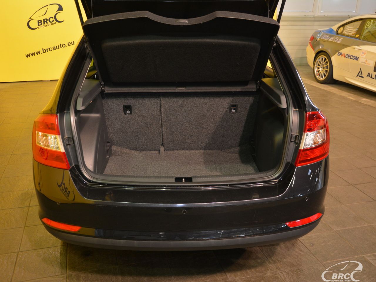 Skoda Rapid | 25