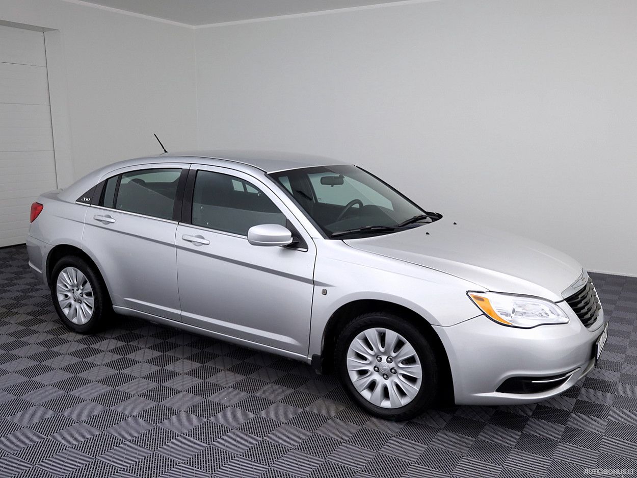 Chrysler 200