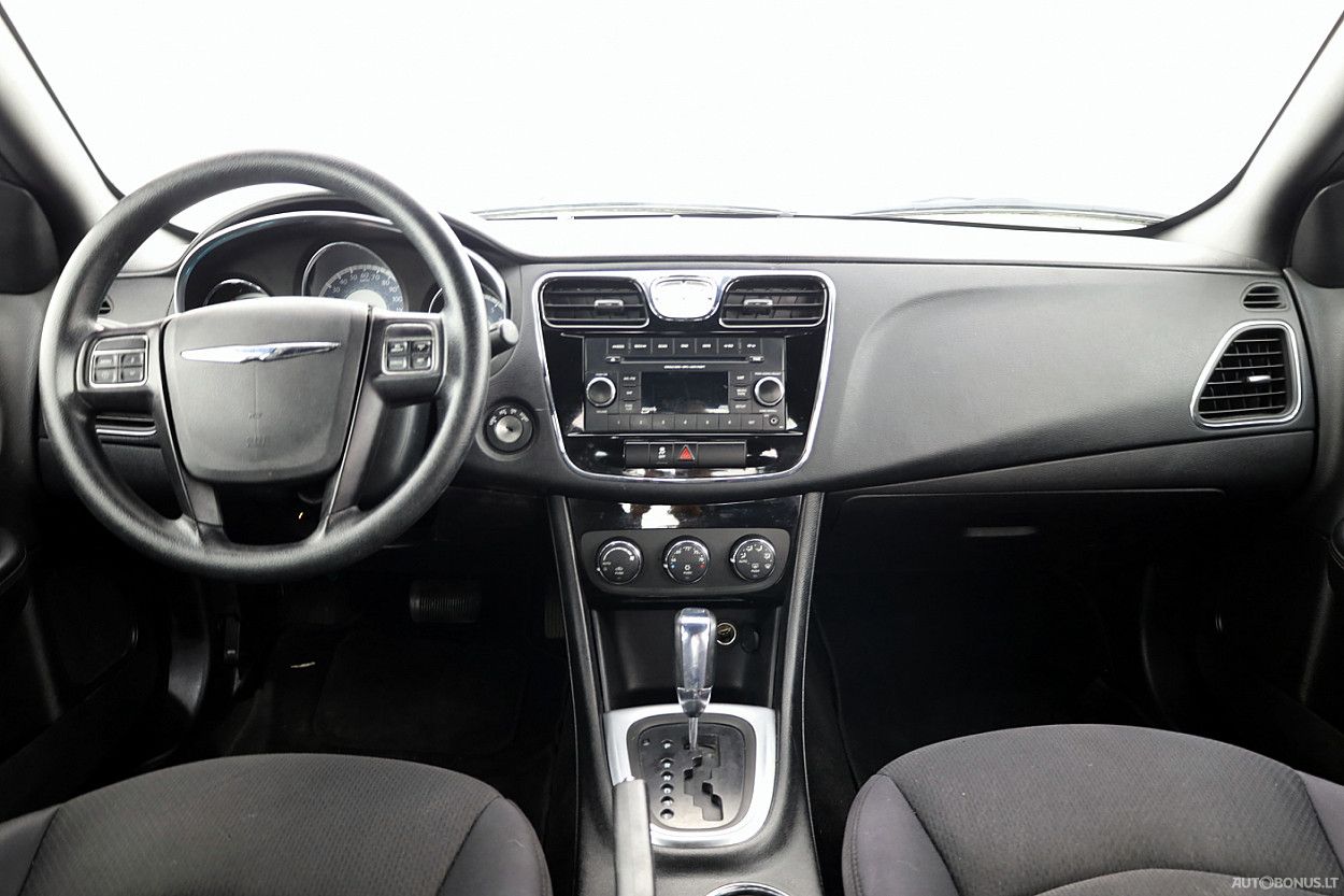 Chrysler 200 | 4