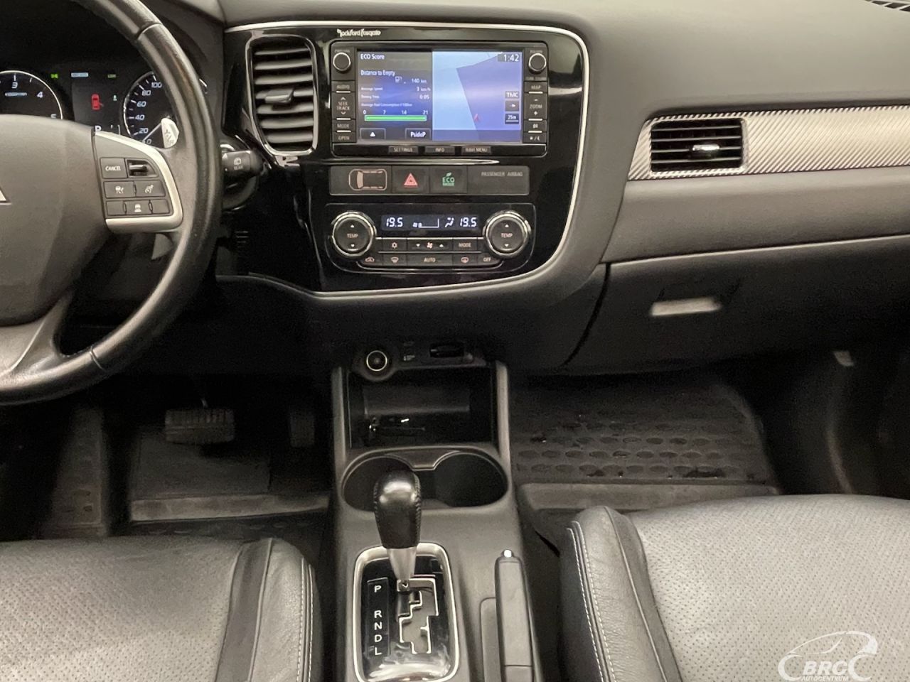 Mitsubishi Outlander | 13