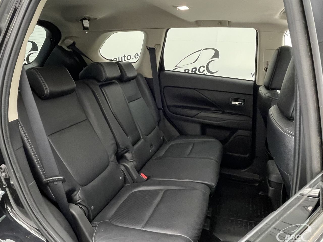 Mitsubishi Outlander | 10