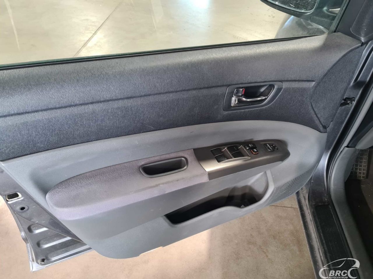 Toyota Prius | 12