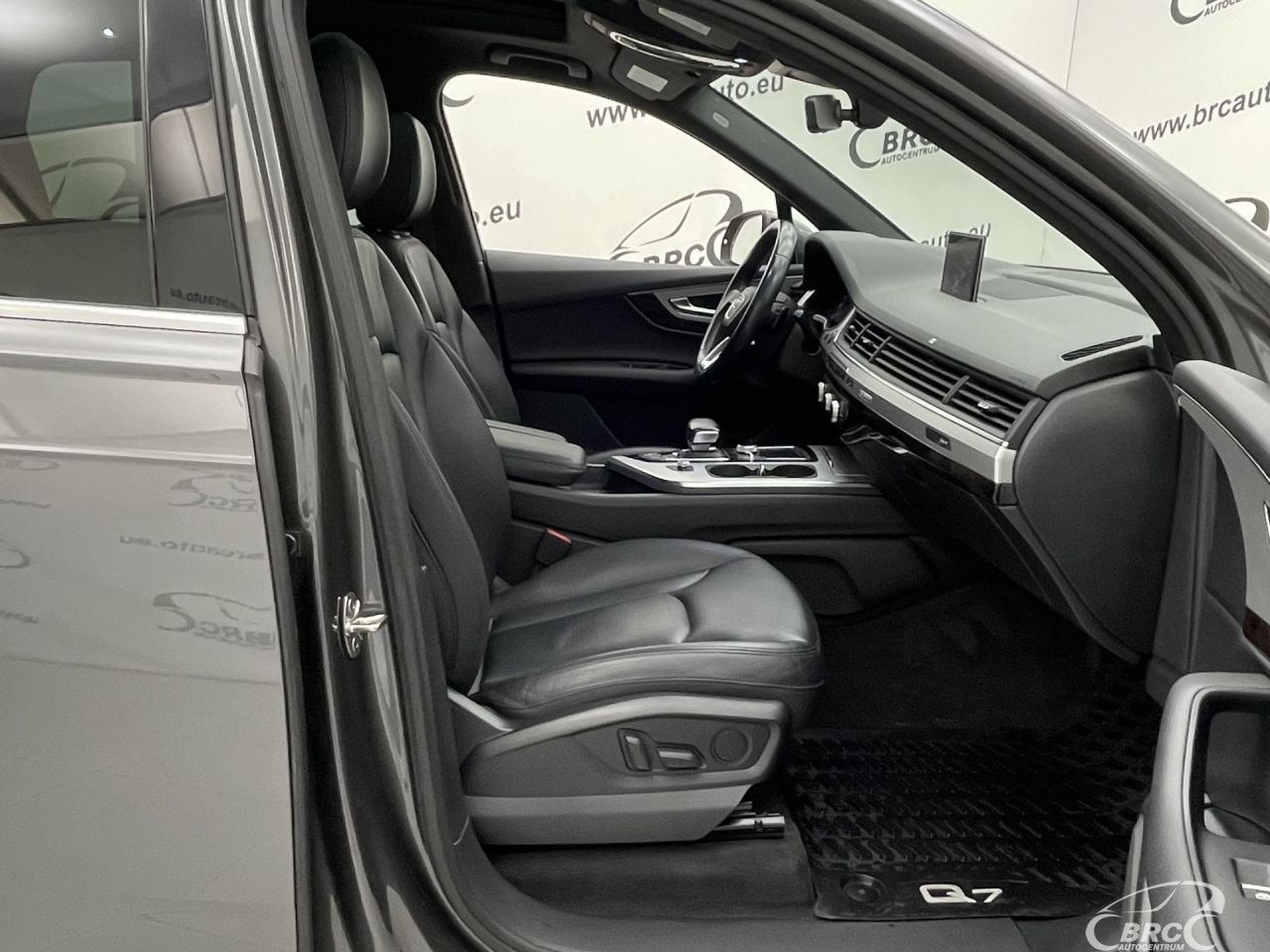 Audi Q7 | 3