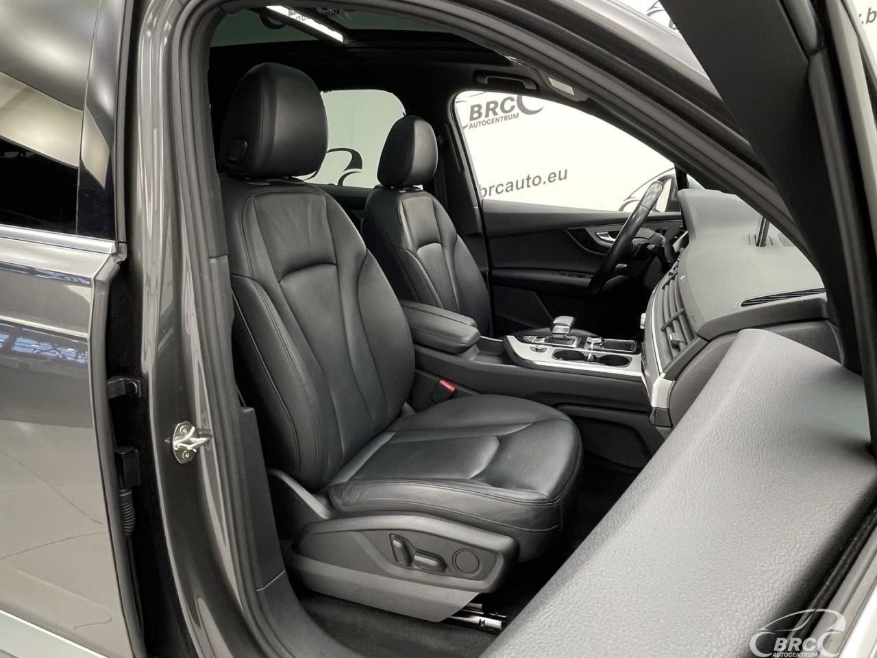 Audi Q7 | 6