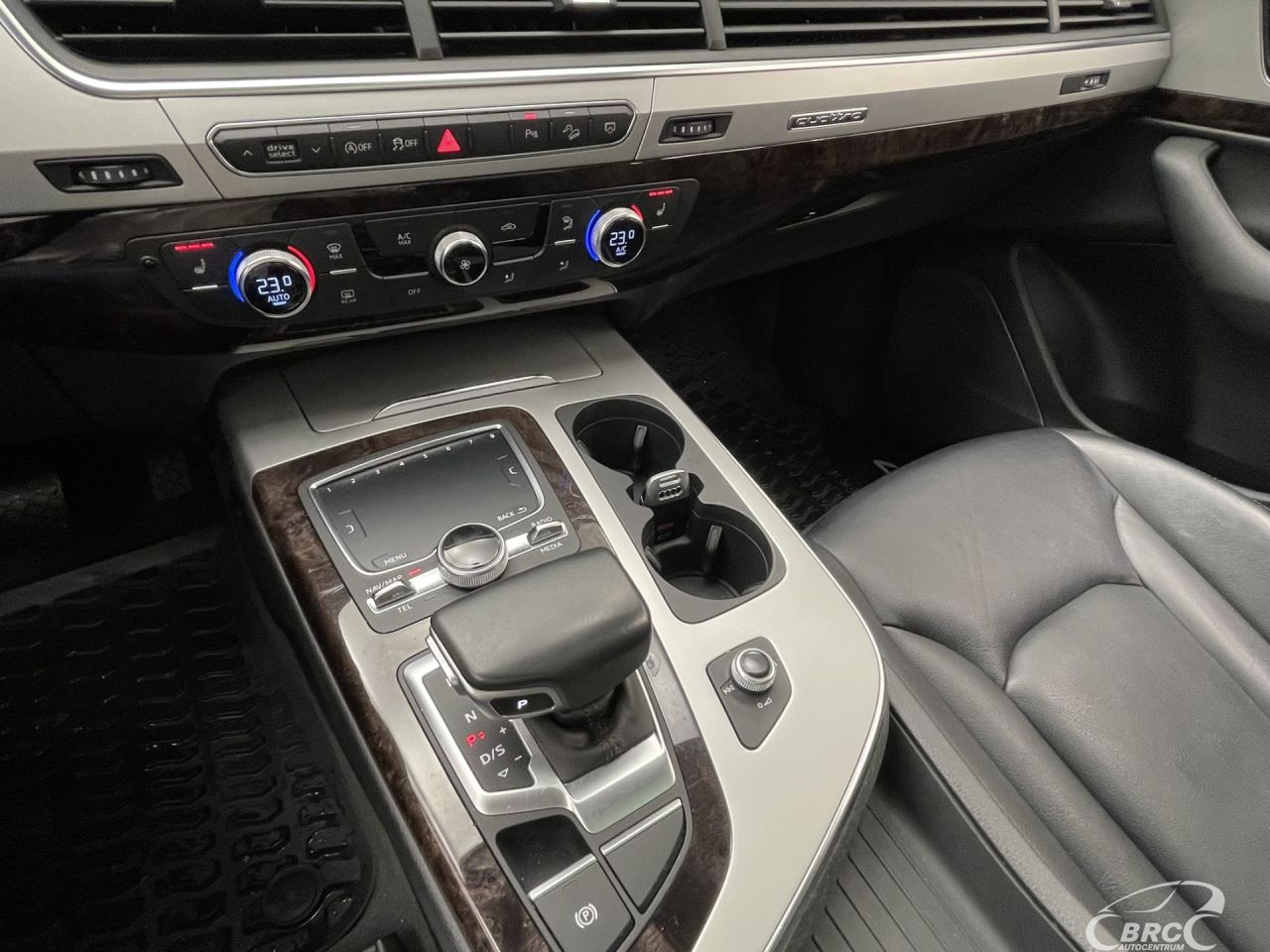 Audi Q7 | 27