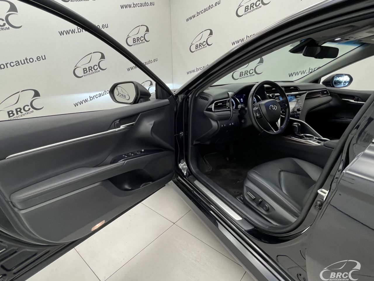 Toyota Camry | 17