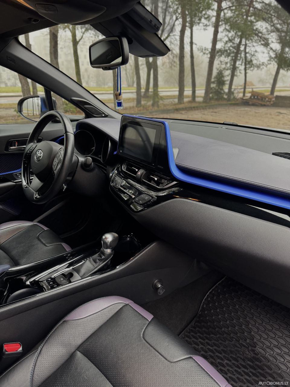 Toyota C-HR | 10