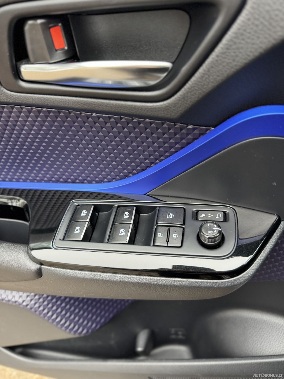 Toyota C-HR | 13