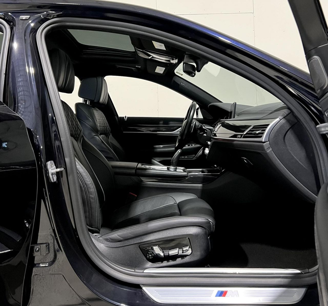 BMW 750 | 5