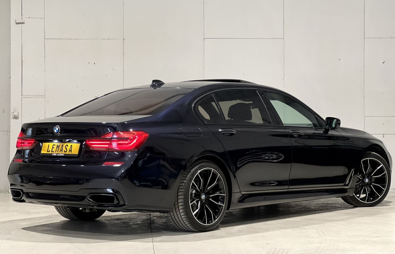 BMW 750 | 2