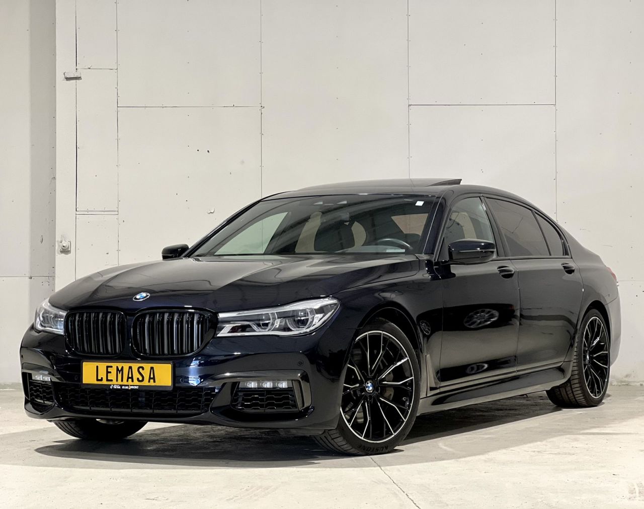 BMW 750