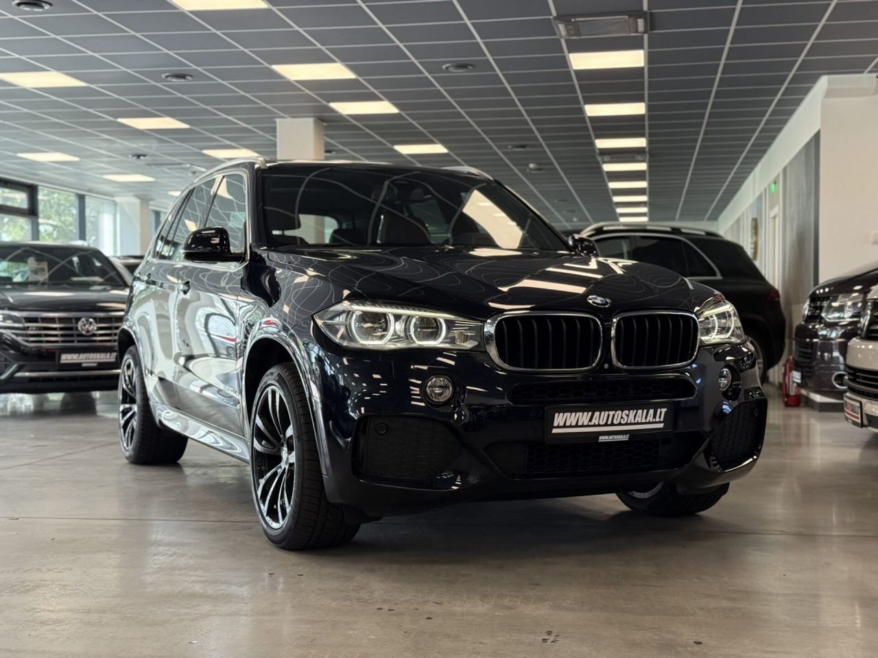 BMW X5 | 12