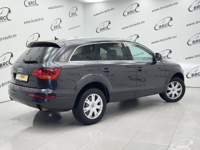 Audi Q7 | 1