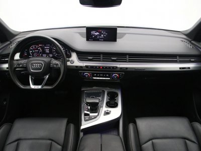 Audi Q7 | 1
