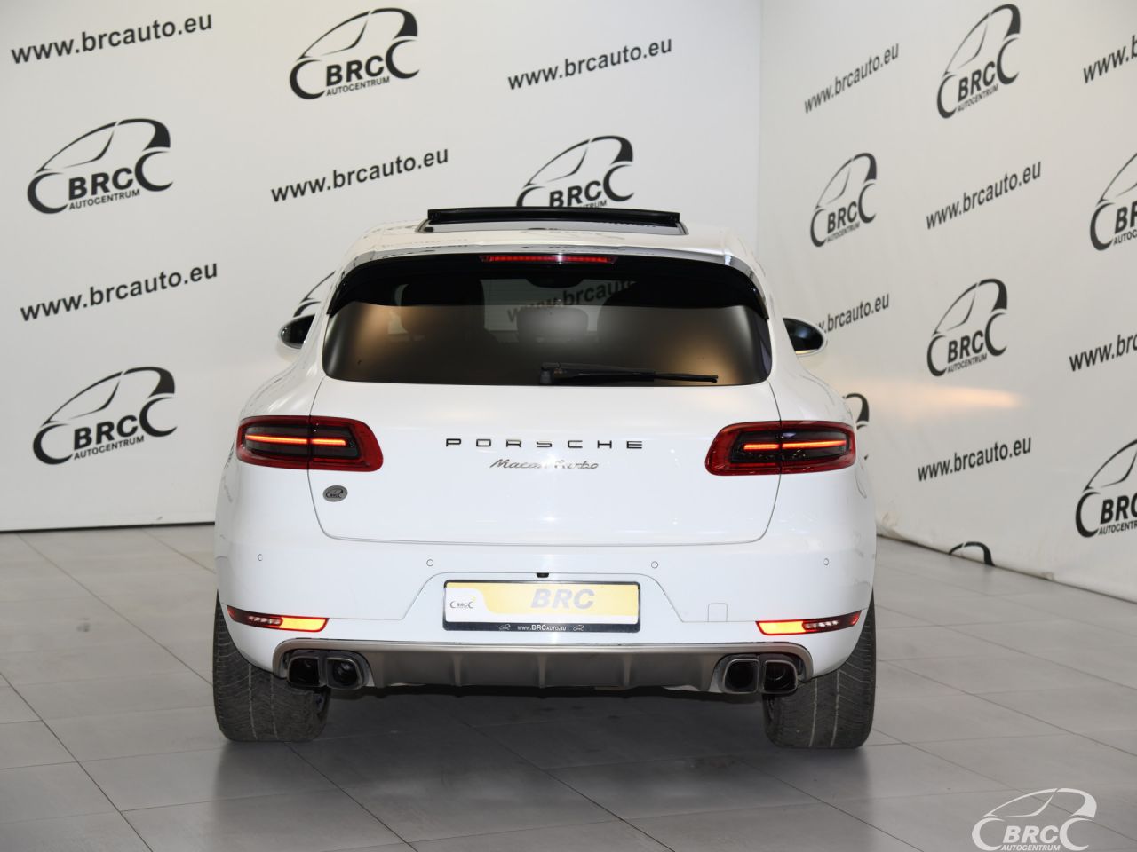 Porsche Macan | 59