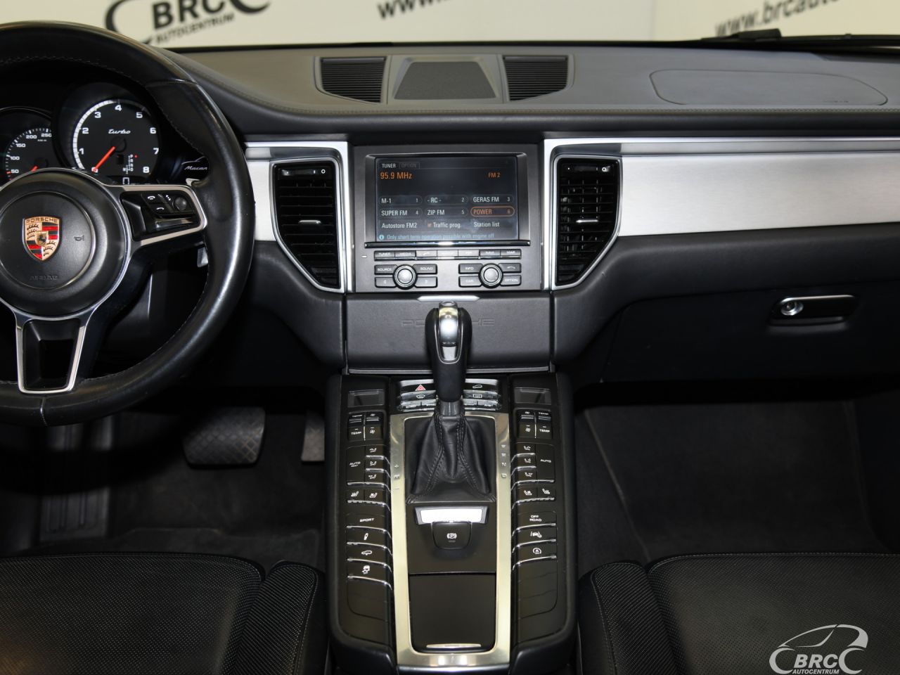 Porsche Macan | 16