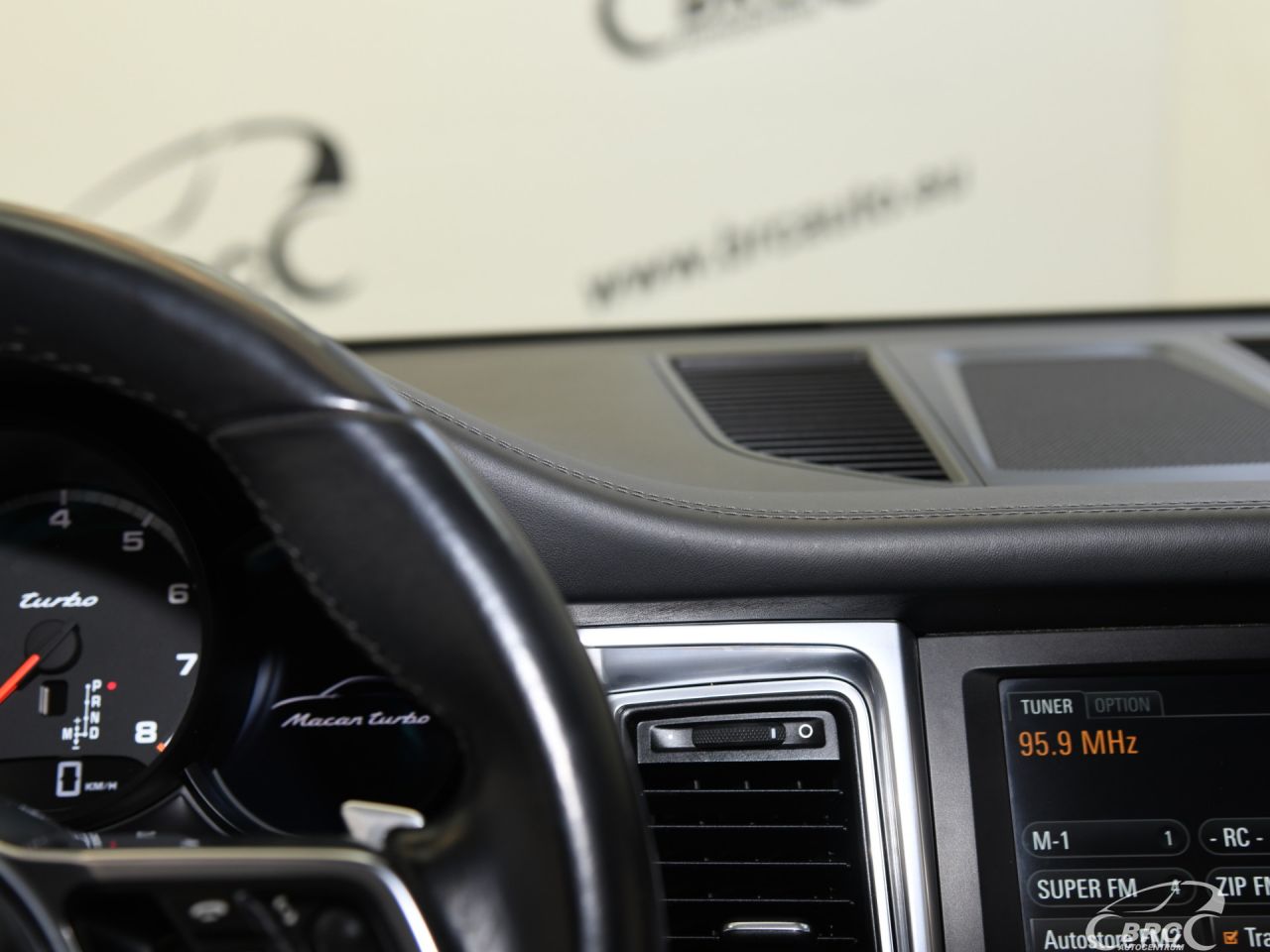 Porsche Macan | 29