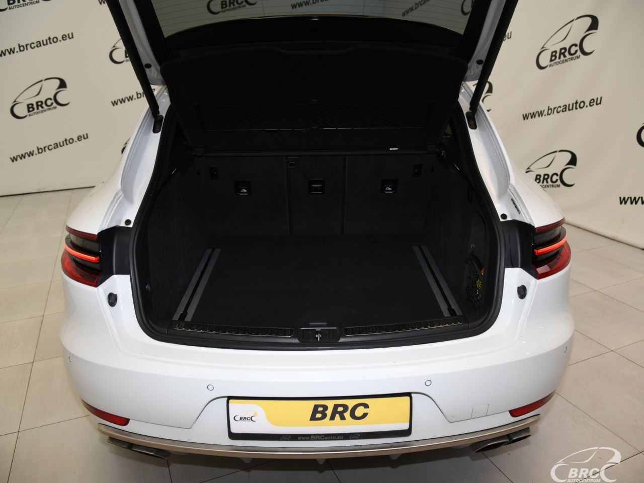 Porsche Macan | 49