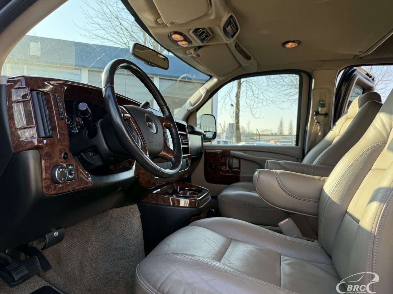 GMC Savana | 33