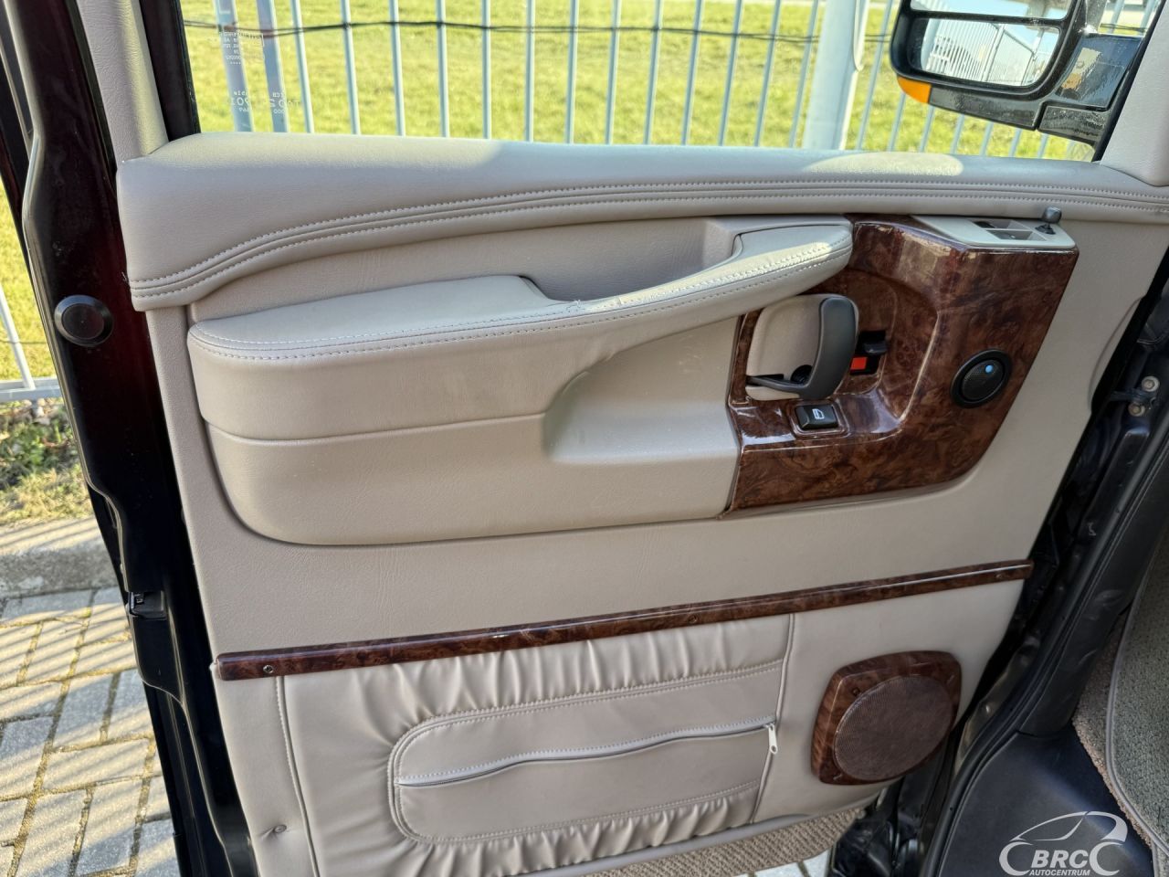 GMC Savana | 31