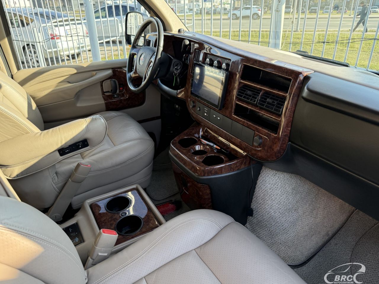 GMC Savana | 6