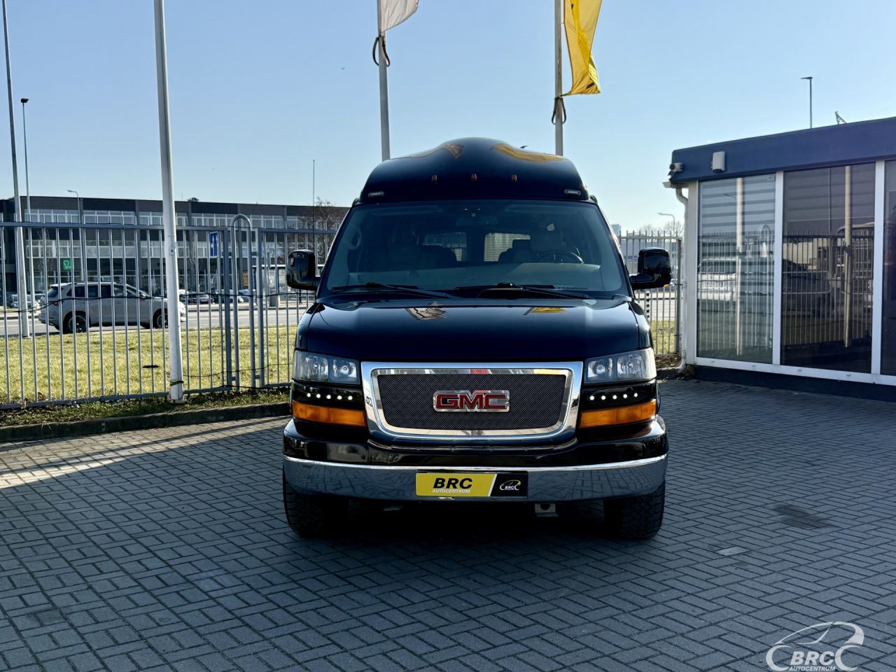 GMC Savana | 48