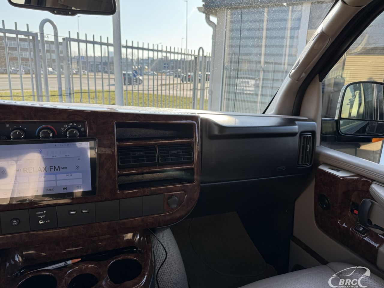 GMC Savana | 4