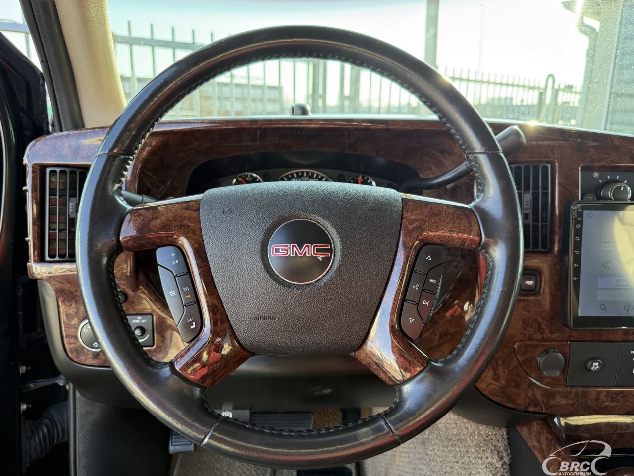 GMC Savana | 38