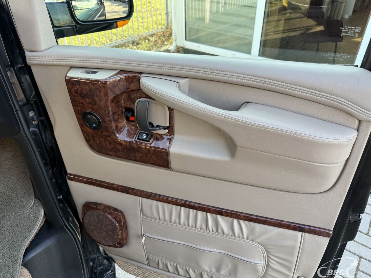 GMC Savana | 5