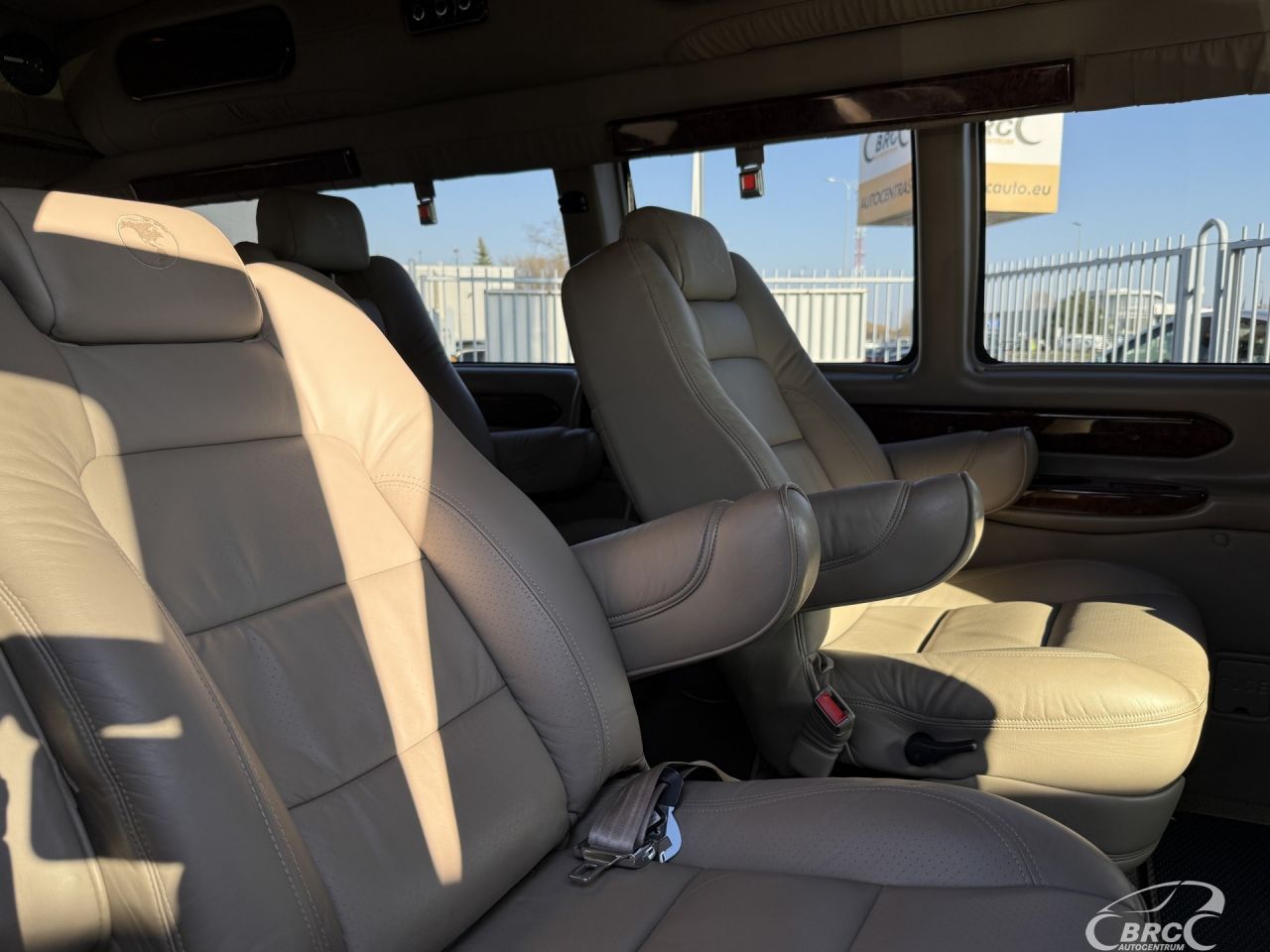 GMC Savana | 13
