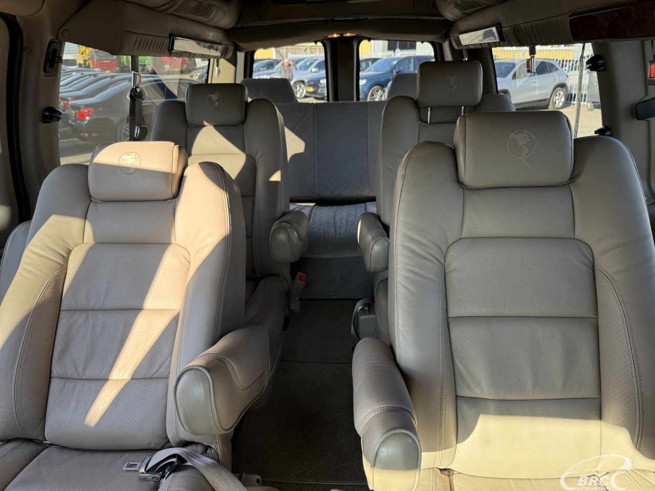 GMC Savana | 19