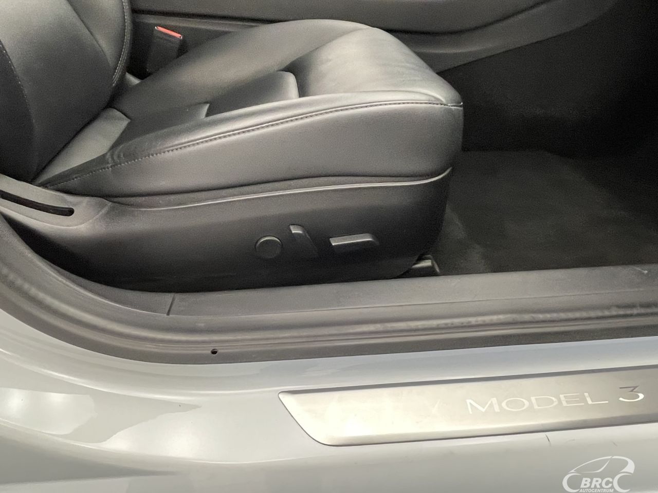 Tesla Model 3 | 5