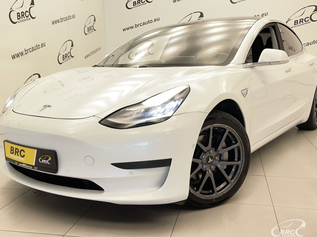 Tesla Model 3 | 34