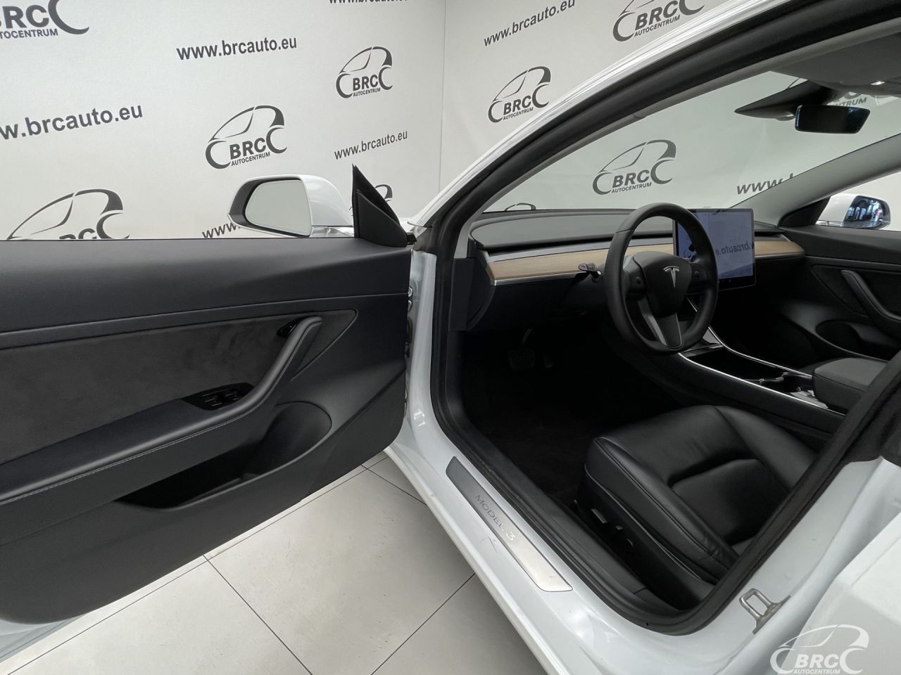 Tesla Model 3 | 14