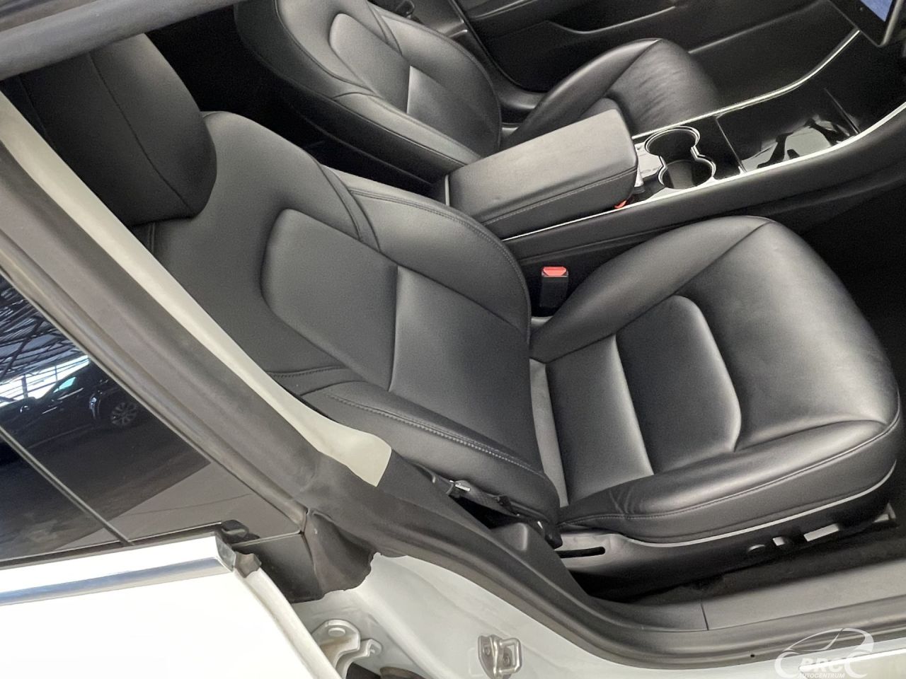 Tesla Model 3 | 4
