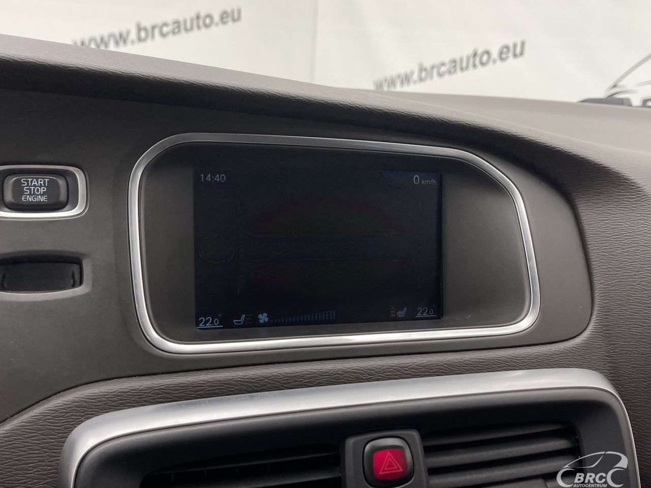 Volvo V40 | 38