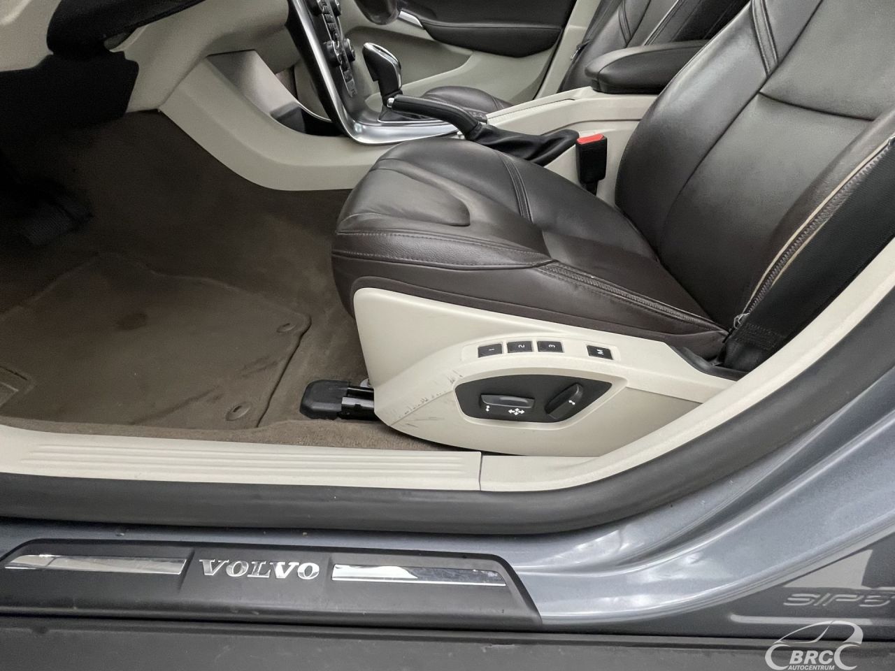 Volvo V40 | 21