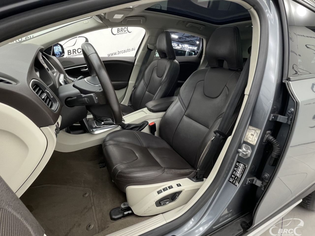 Volvo V40 | 22