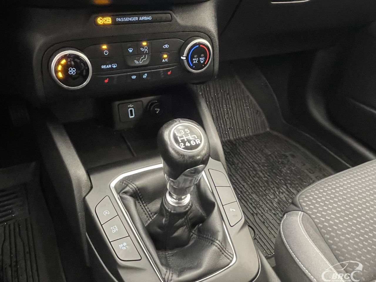 Ford Focus | 24
