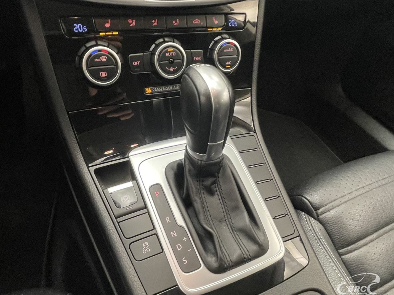 Volkswagen Passat | 23