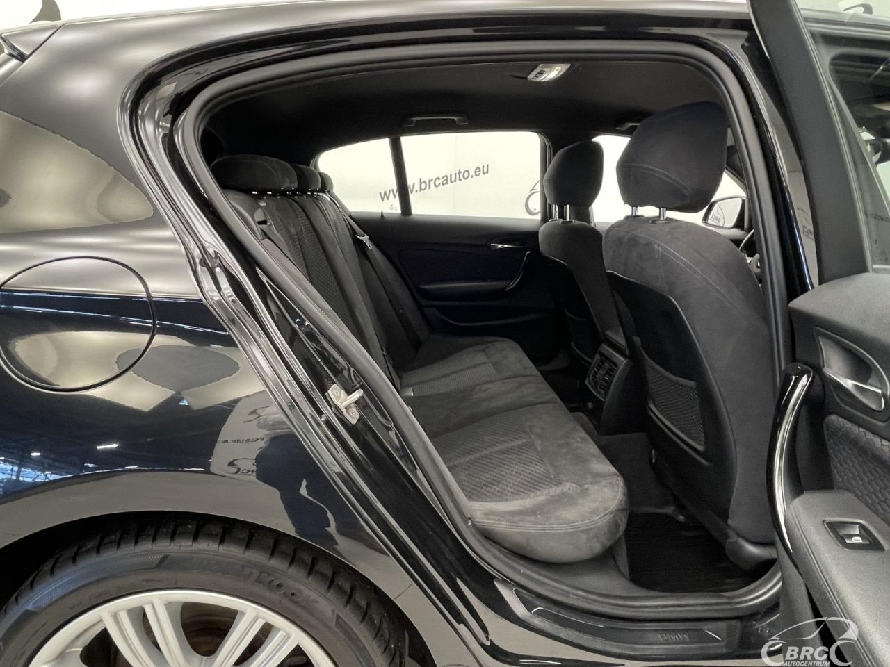 BMW 120 | 9