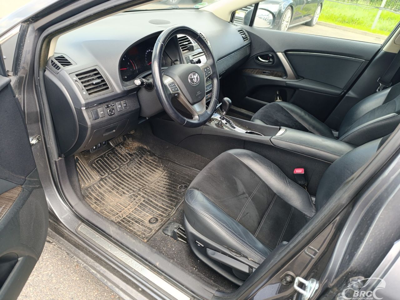 Toyota Avensis | 8