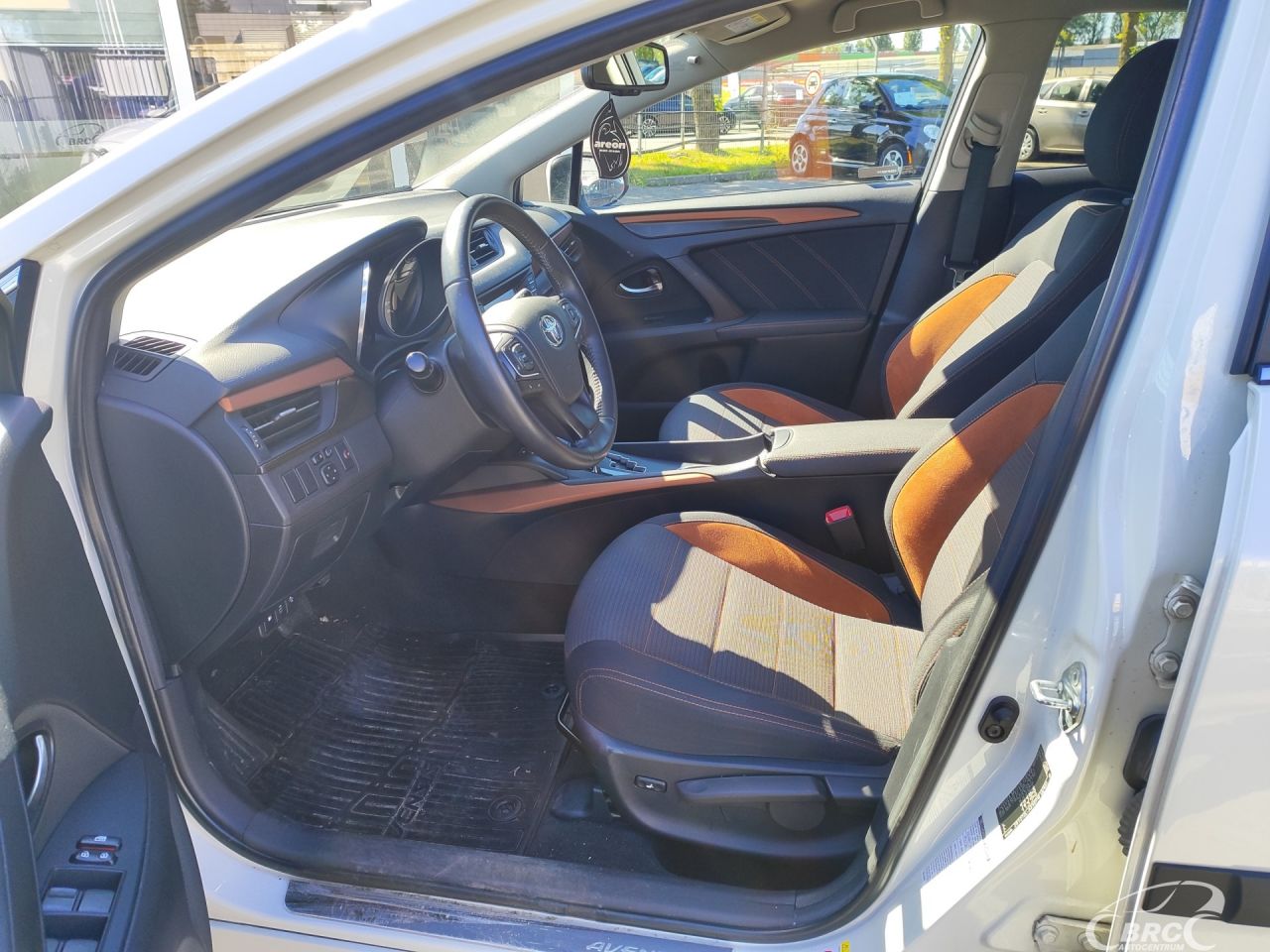 Toyota Avensis | 15